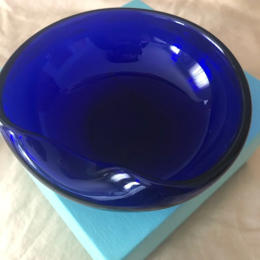 Tiffany and Co. Elsa Peretti Thumbprint bowl/dish SOLD - Picture 2 of 8